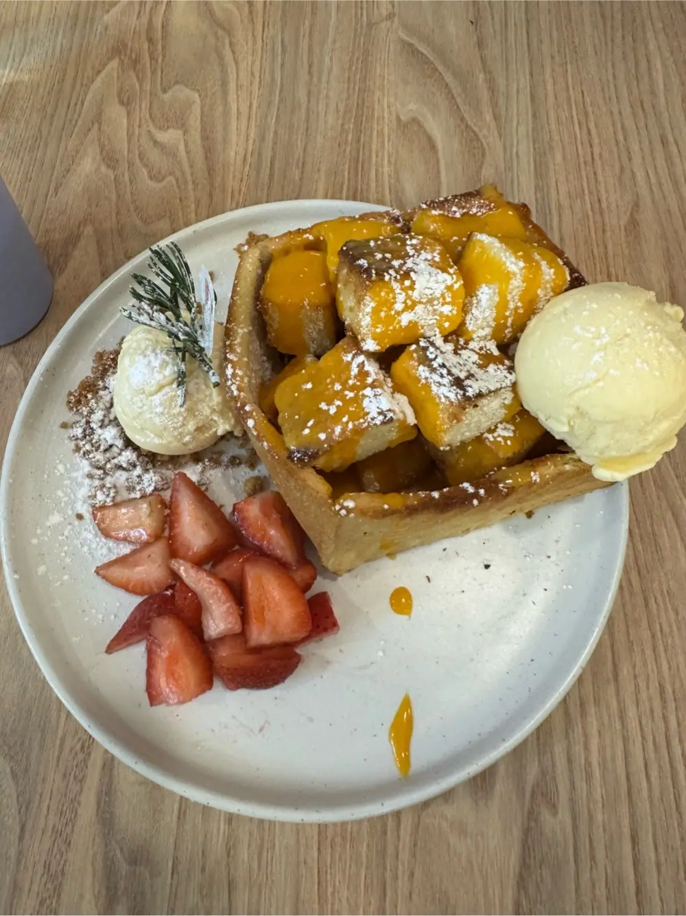 Salted egg custard toasted at Na Ya Dessert Cafe