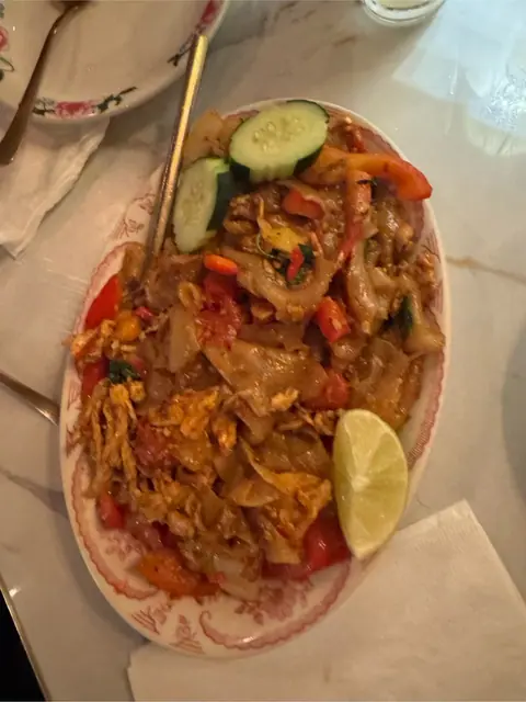 Drunken noodles at Saranrom Thai